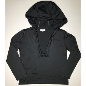 Quench Activewear Women’s Size S Black Hooded Long Sleeve Shirt